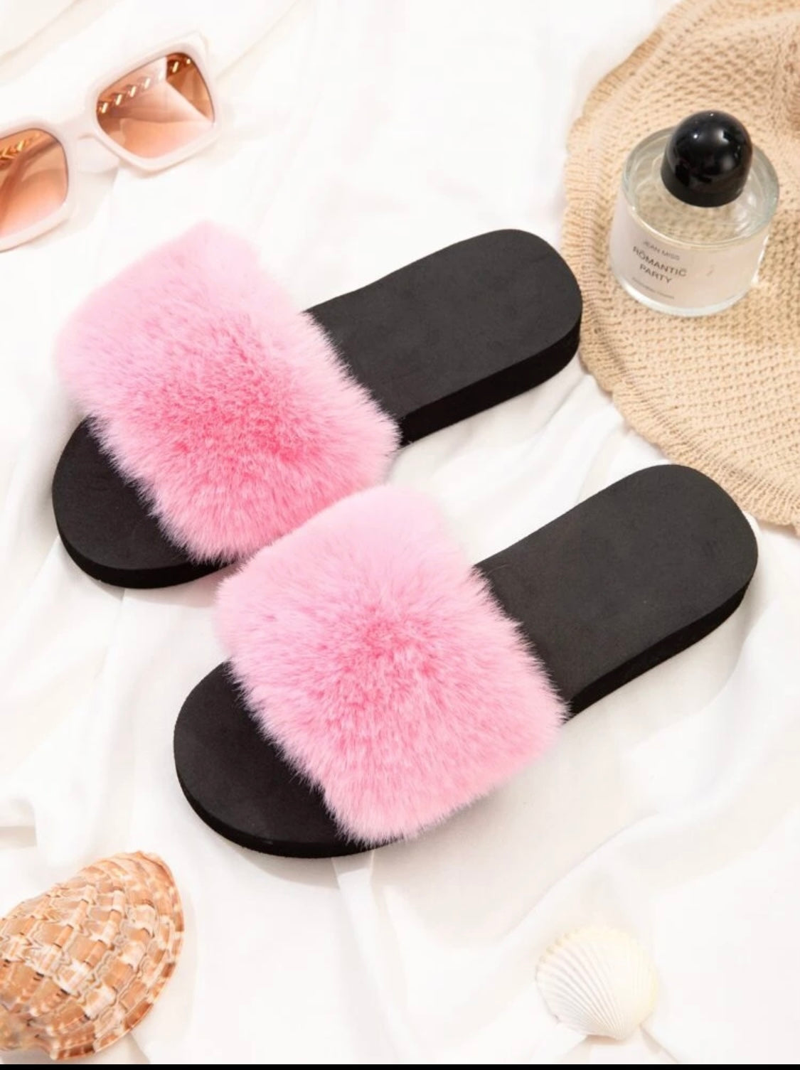 Minimalist Fluffy Slides