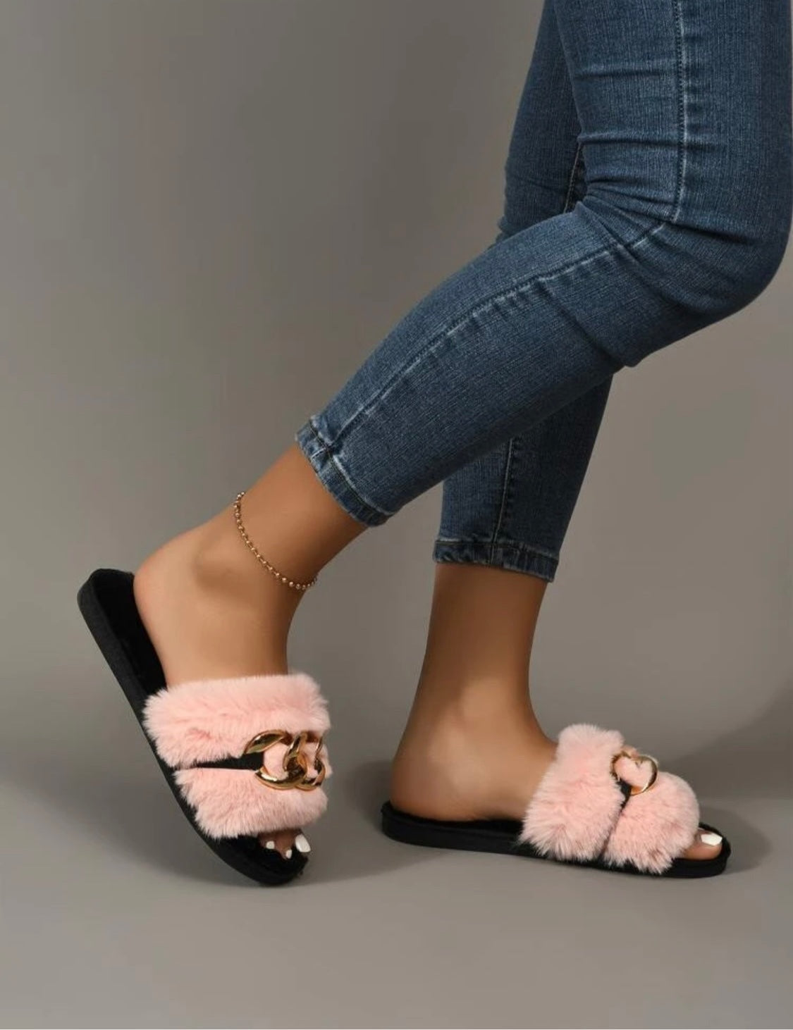 Fluffy Chain Decor Slippers